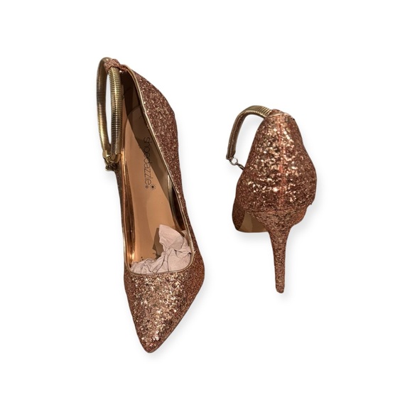 Rose Gold pumps - Picture 2 of 2